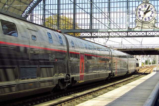 Train Gares Arrivée Départ 